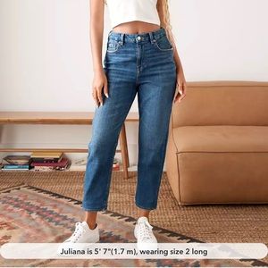American eagle curvy stretch mom jeans, size 8, never worn